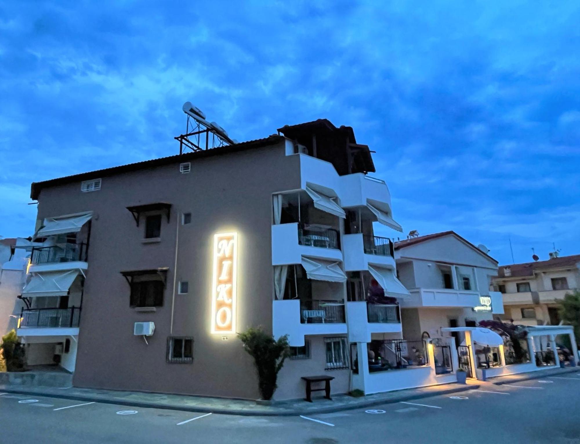 Haus Niko Apartments And Suites Nea Poteidaia Exterior foto