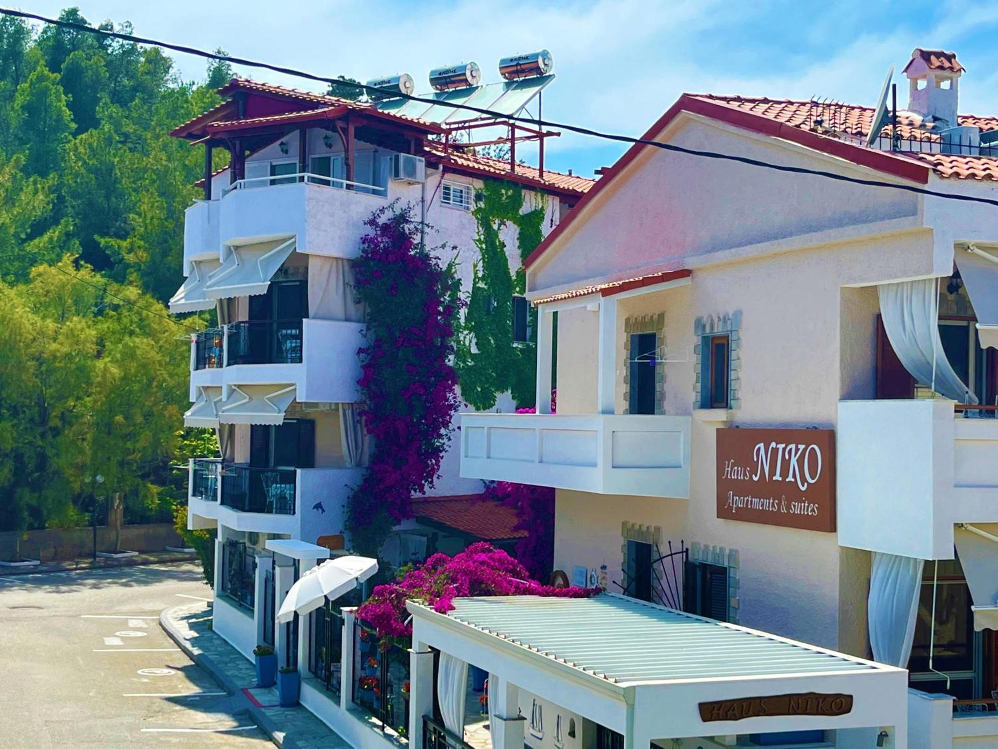 Haus Niko Apartments And Suites Nea Poteidaia Exterior foto